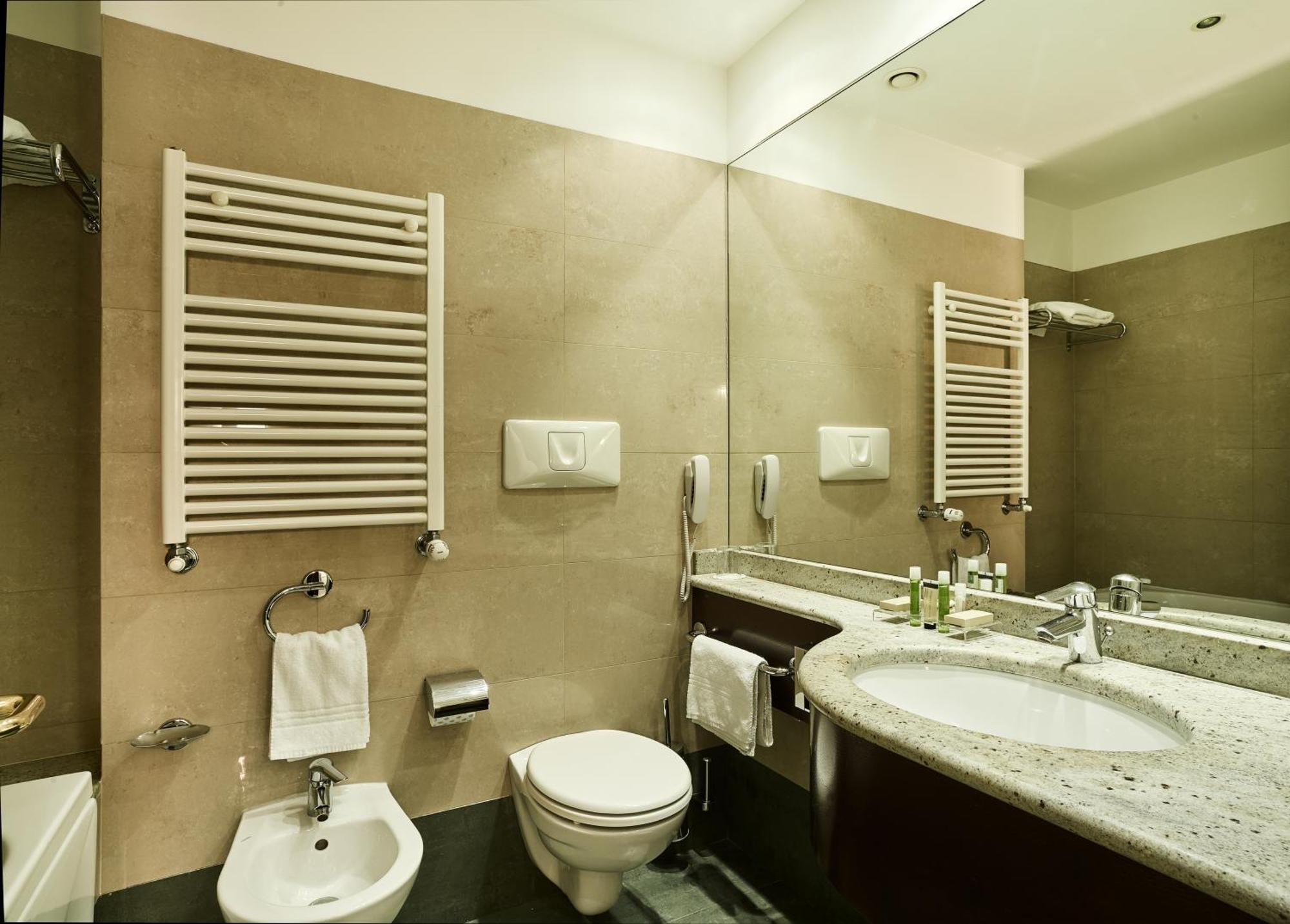 Meditur Hotel Bologna Ozzano dell'Emilia Exteriör bild